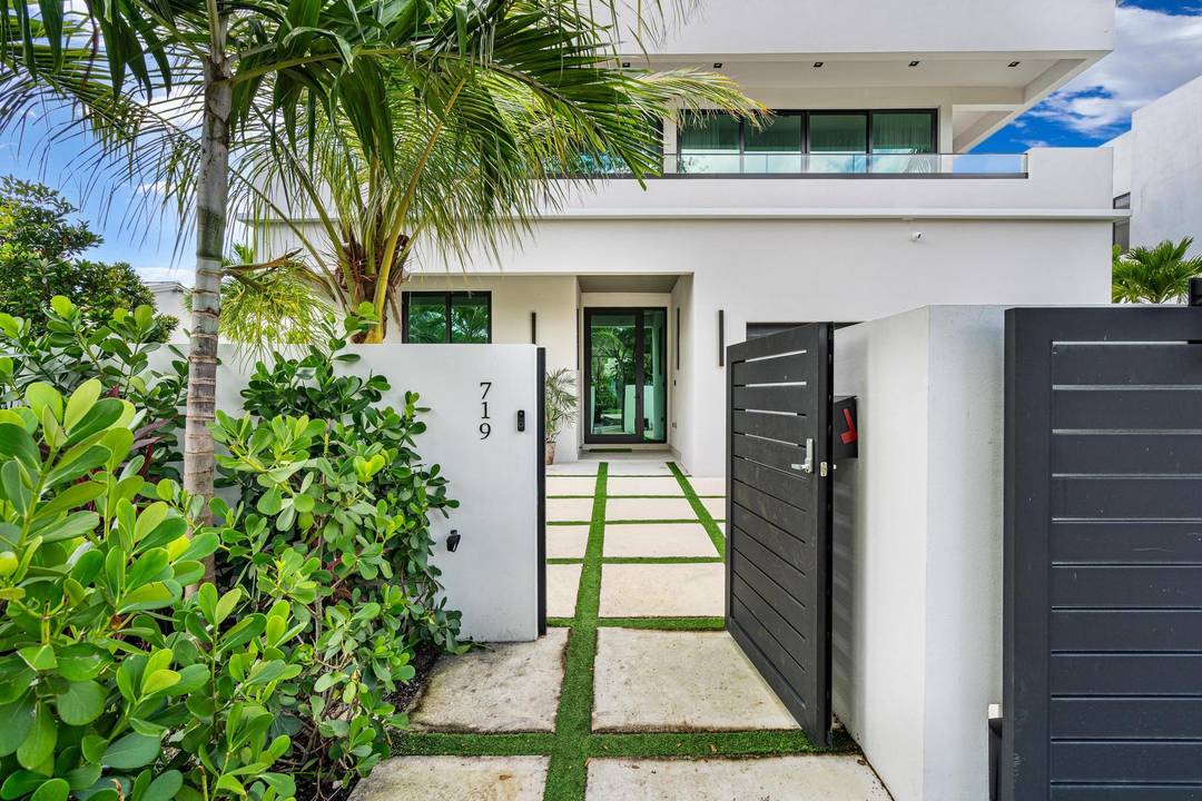 Victoria Park stunner on one of the neighborhood's most coveted streets.