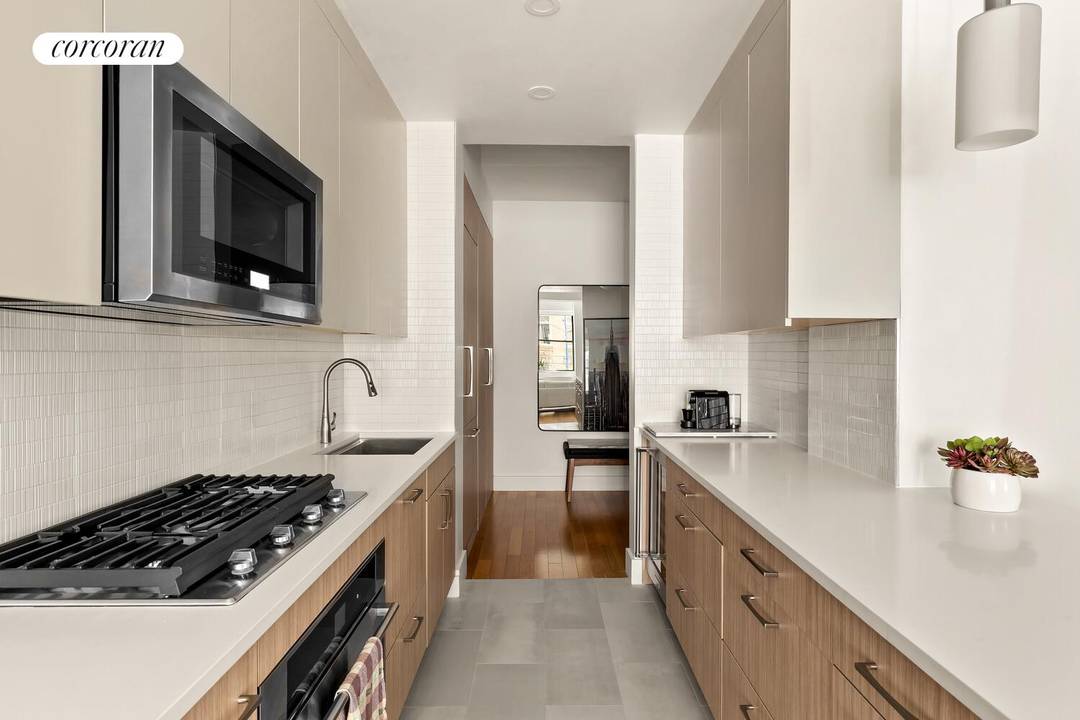 99 John Street, Financial District Loft Style One Bedroom Fully Renovated Luxury Finishes Welcome to this beautifully renovated, loft like one bedroom residence at 99 John Street, where modern luxury ...