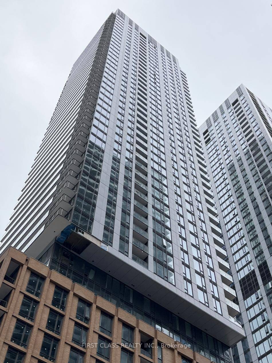 Spacious 2 Beds amp ; 2 Full Baths Corner Unit With Ample Natural Light From Floor To Ceiling Windows And Views Of The City.