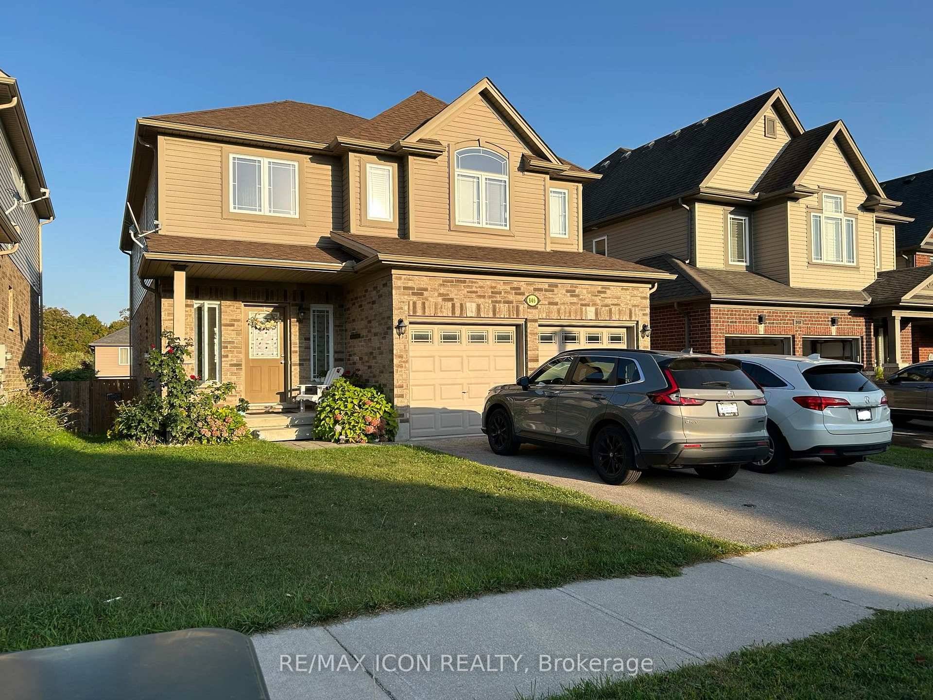 Beautiful Newly Built Legal Basement Apartment in Oakridge Acres, North London !