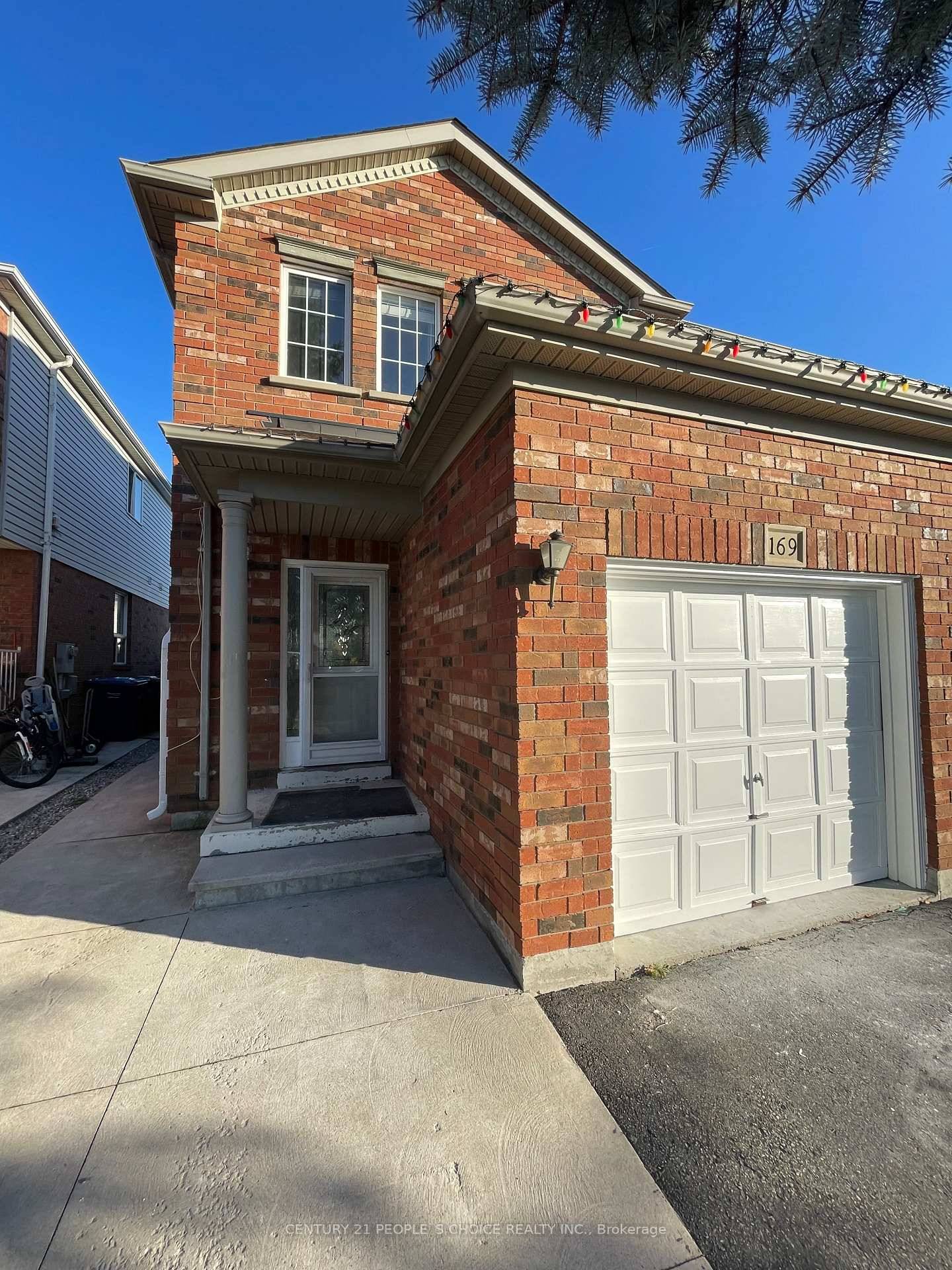 Beautiful Well Maintained Great Gulf Home, newly renovated spot light through out the house.