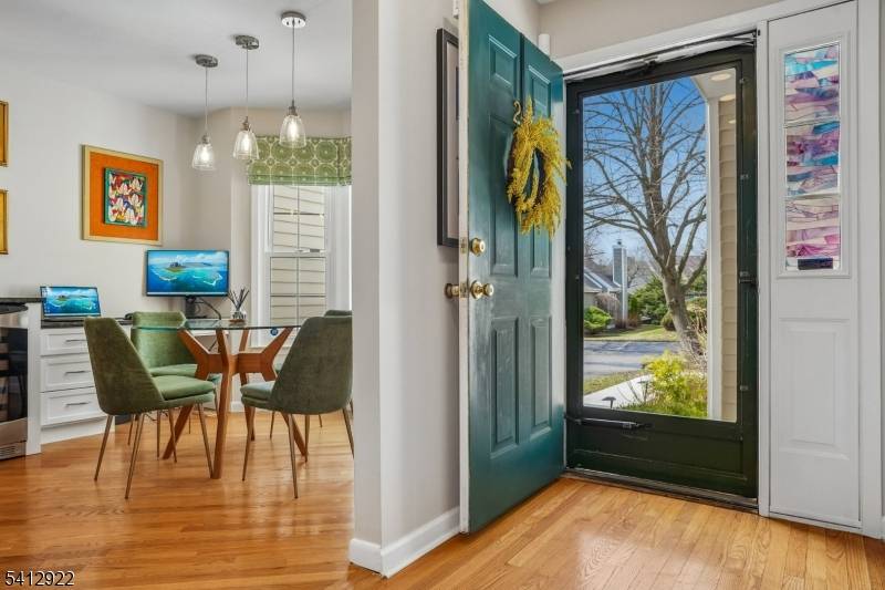 Welcome to this inviting 3 level townhome in the gated Eagle Ridge community.