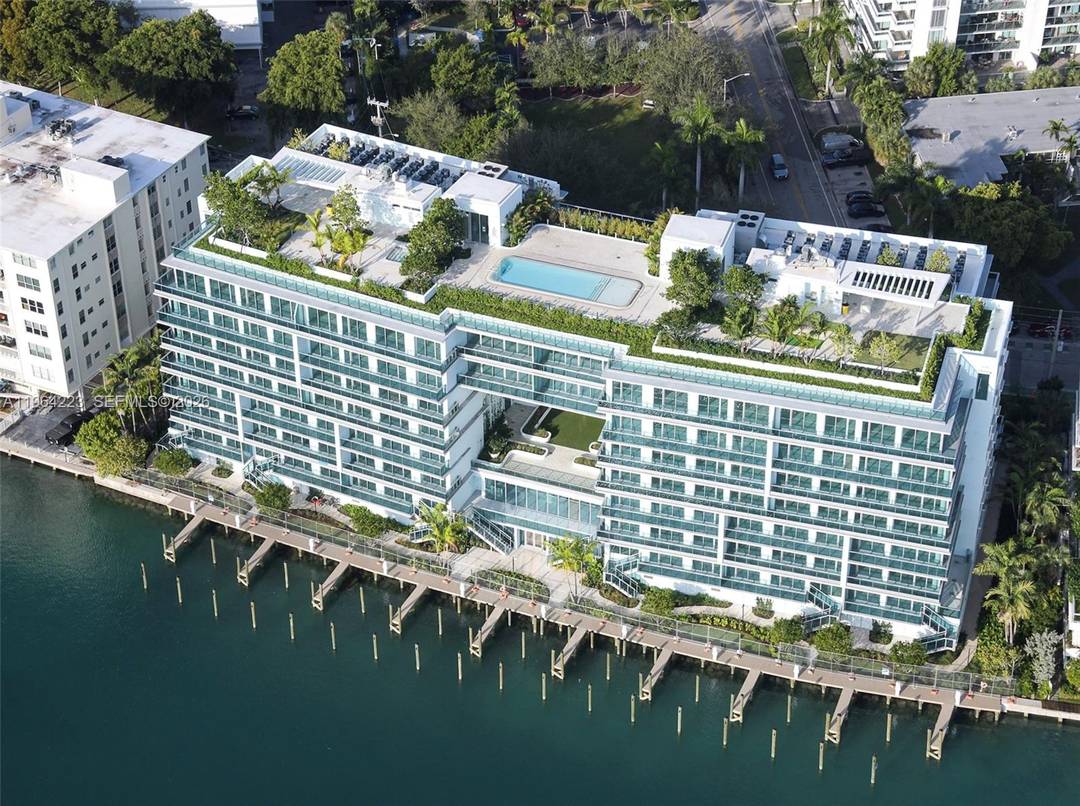 Turnkey property ! La Baia Bay Harbor Islands is a new luxury, boutique bayfront condominium in Miami s exclusive Bay Harbor Islands.