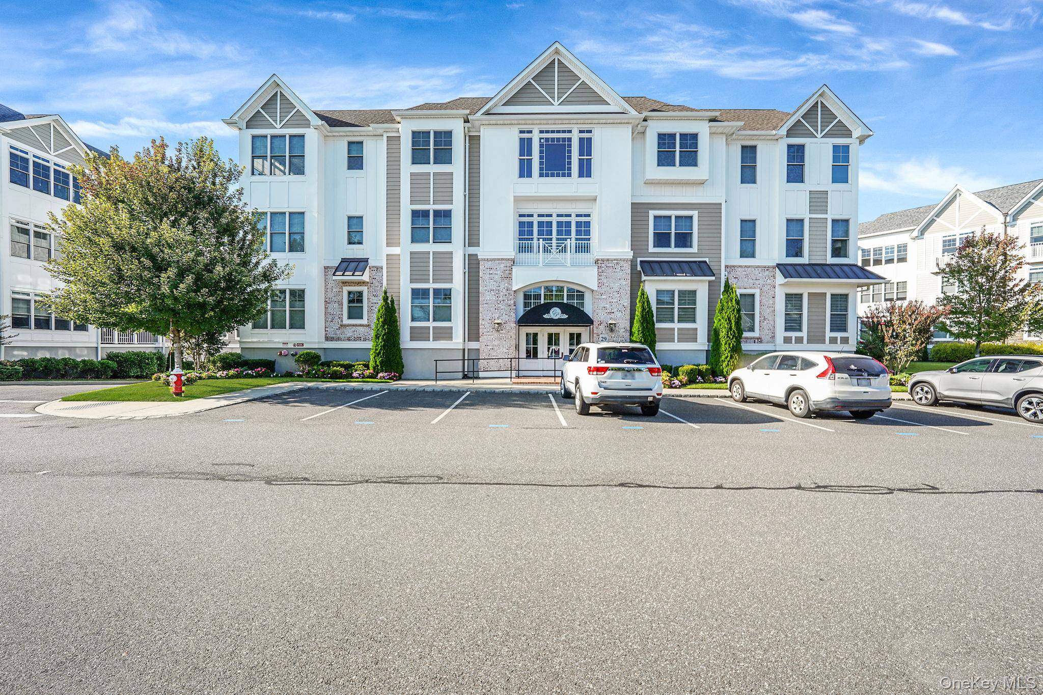 Sought After Dorchester Suite with a Grand, Premium Location !
