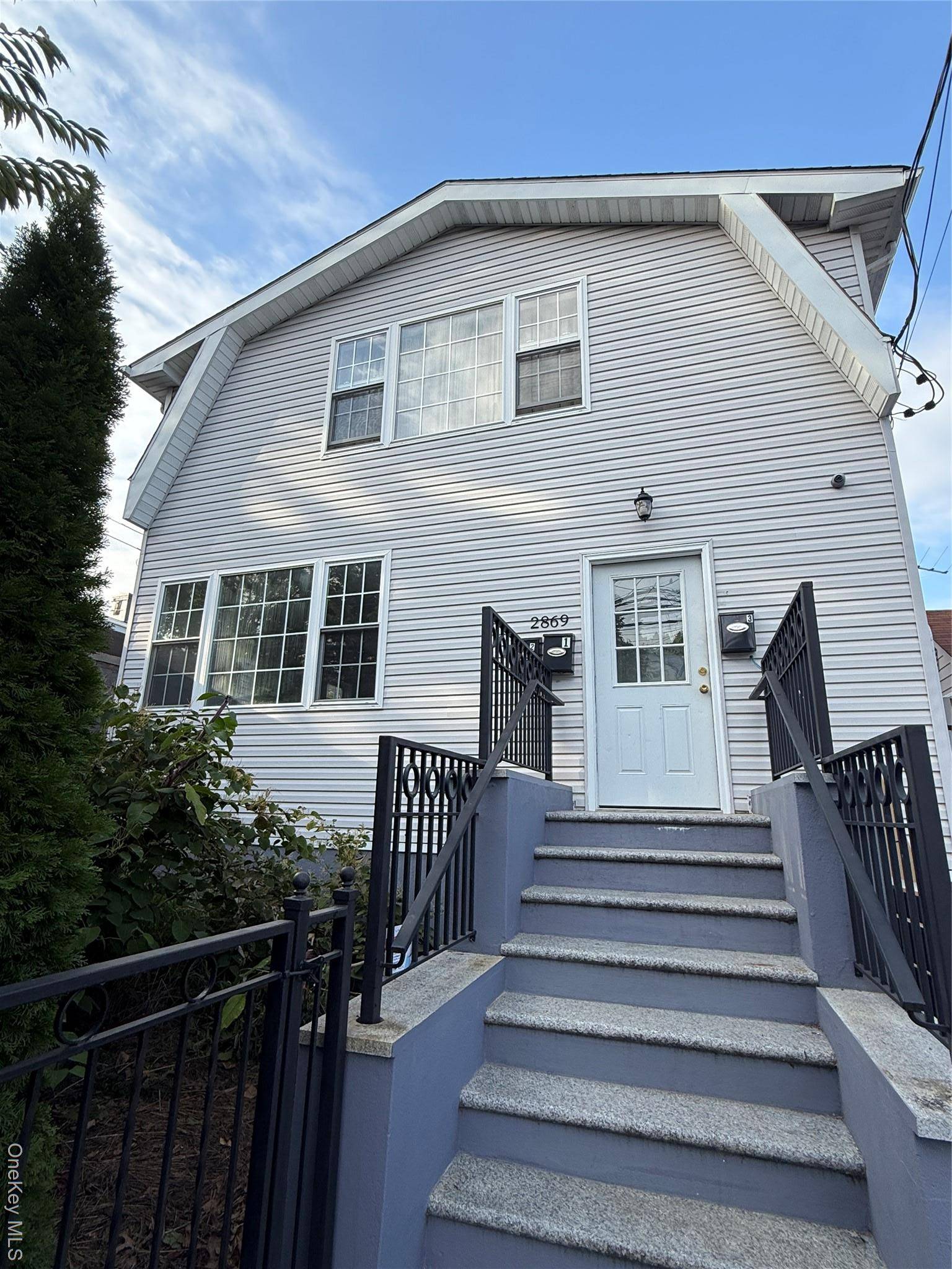 Built in 2018, this young and beautifully well maintained 2 family house offers the perfect blend of modern design, comfort and investment potential.