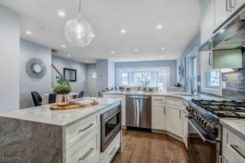 Welcome to this beautifully maintained and spacious 4 bedroom, 3.