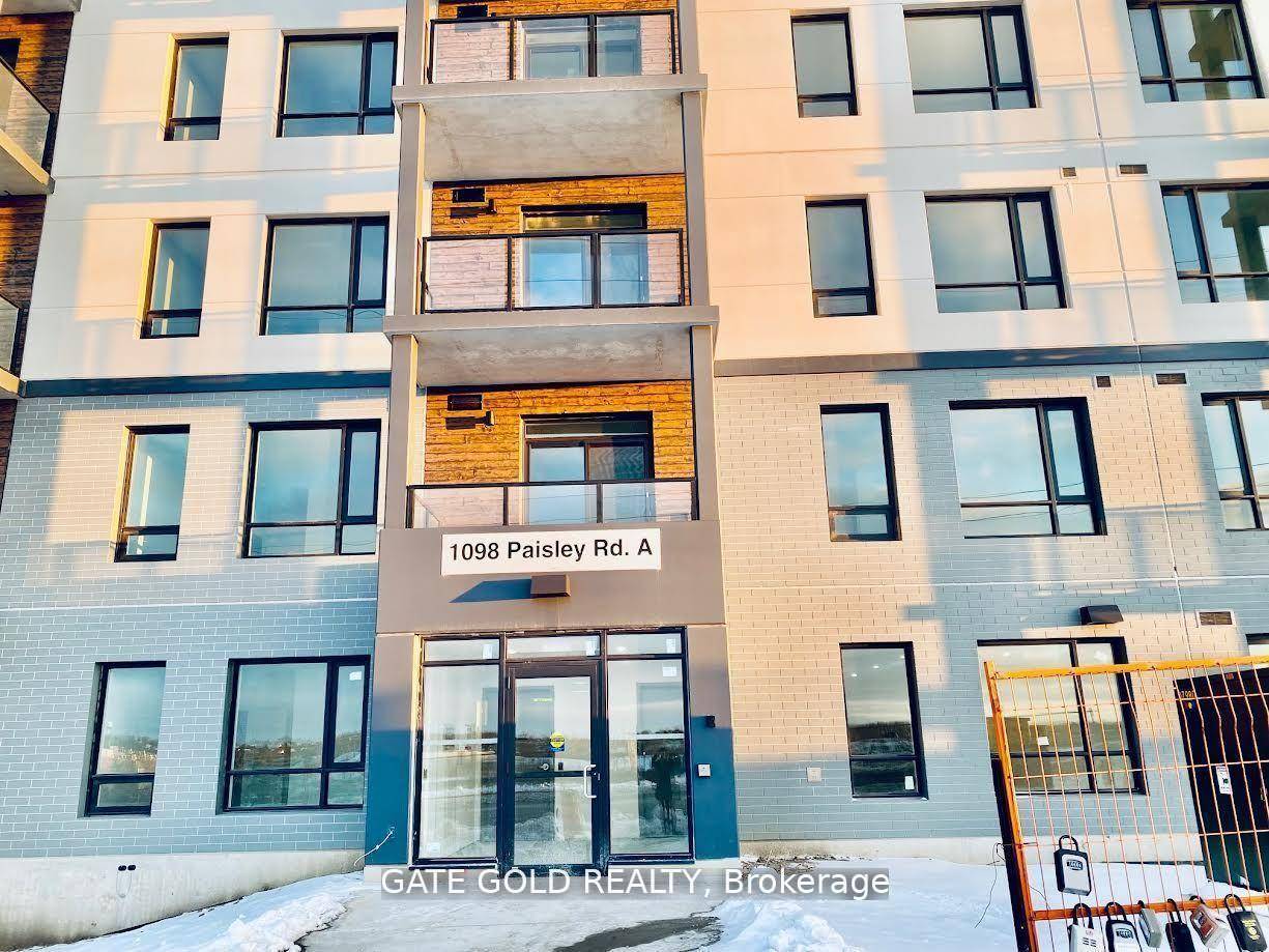 Bright amp ; Spacious 2 1 Bedroom Condo in a Boutique Style Low Rise Building.