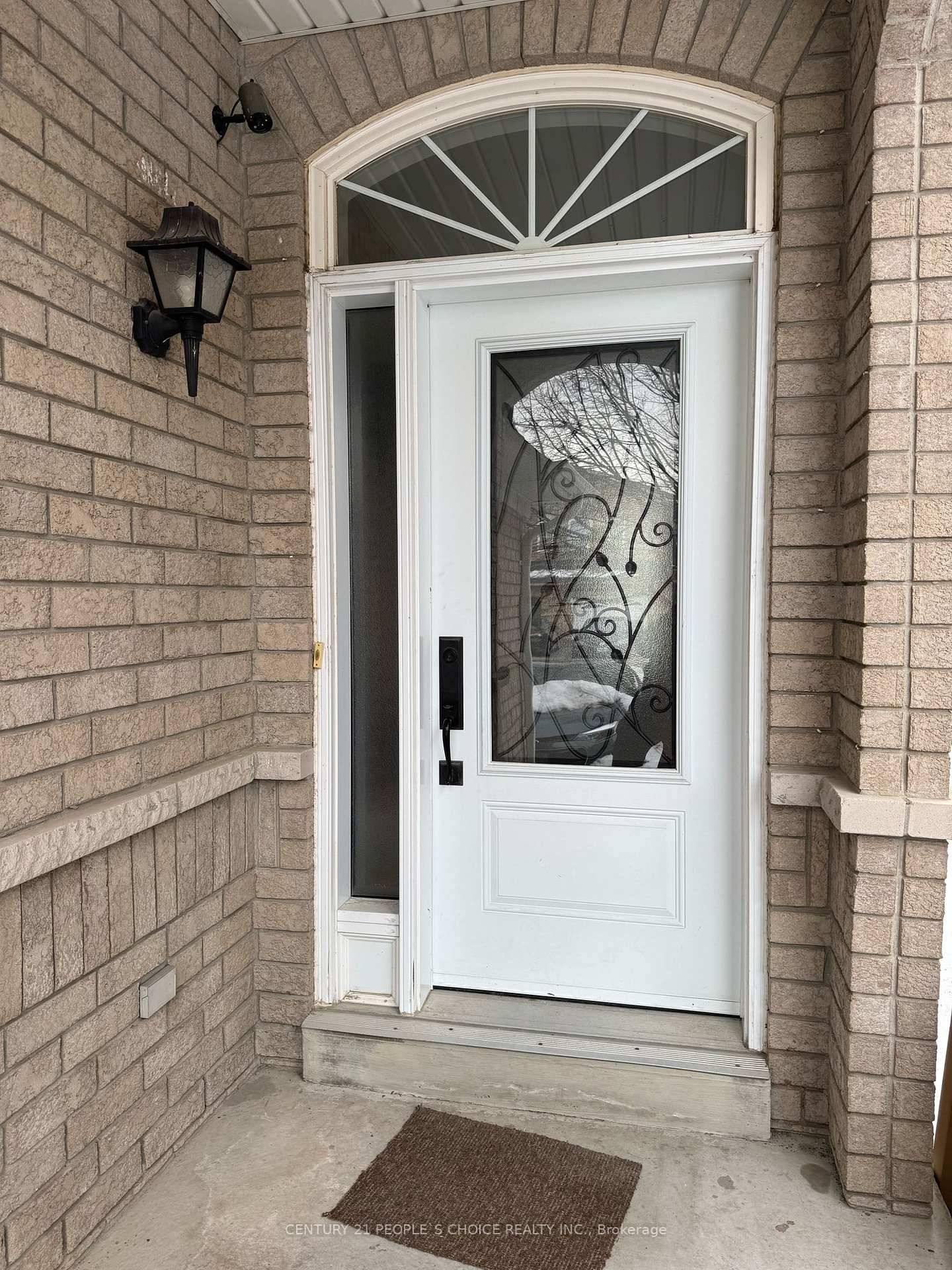AVAILABLE IMMEDIATELY In Mississauga !