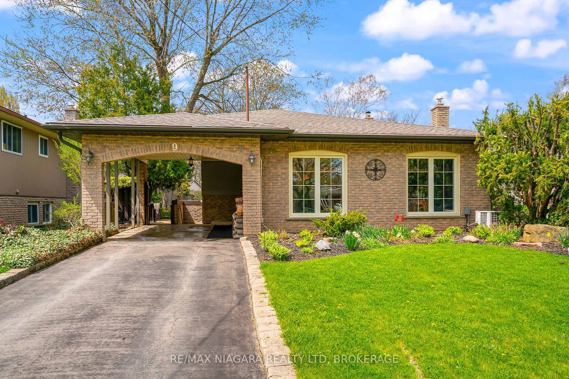 Charming 4 Level Back split in Prime North End Location.