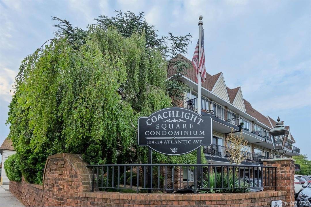 Welcome to Coachlight Square, one of the area's most desirable condominium communities !