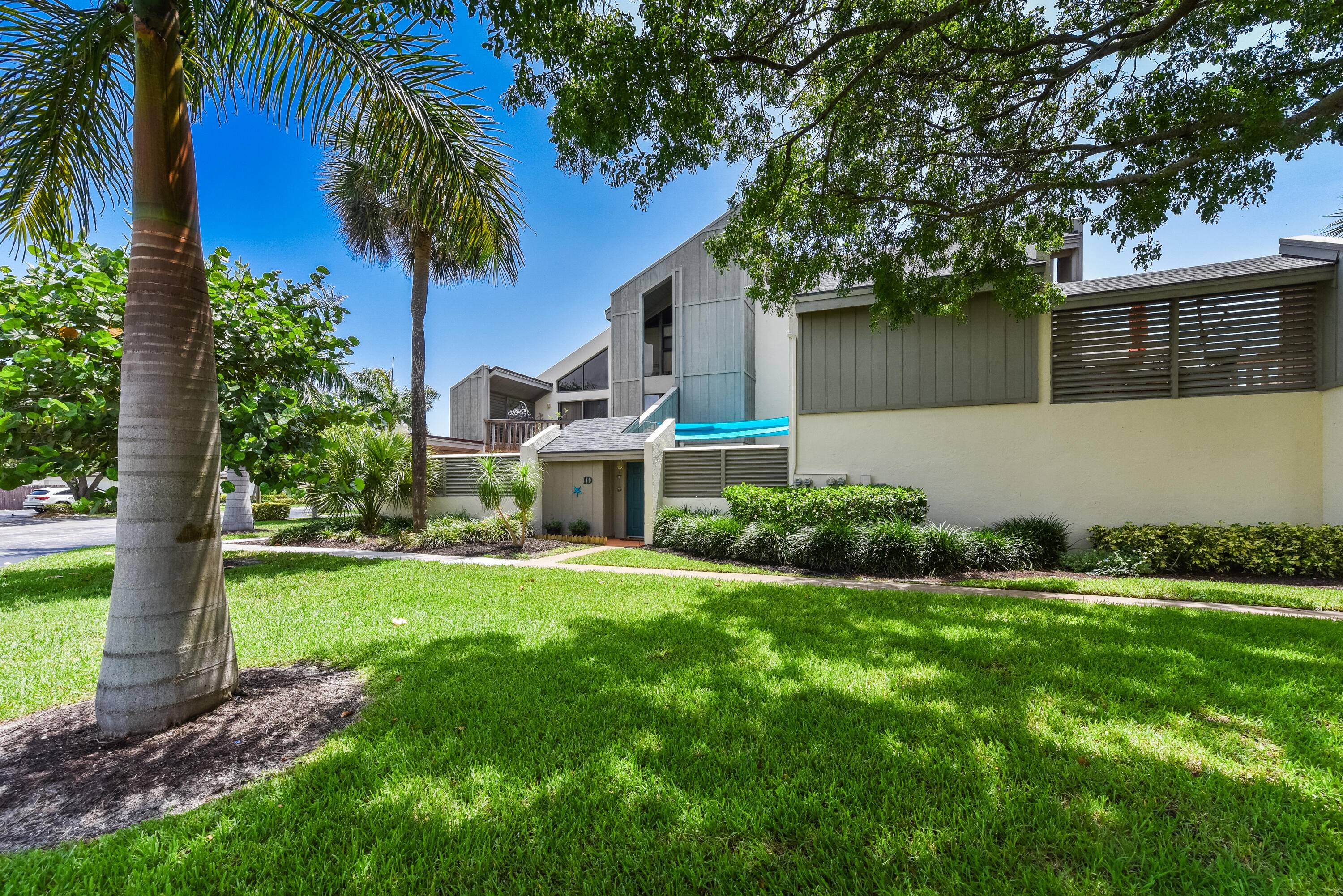 Experience the Best of Jupiter's Coastal location walkable to ocean in this lovely patio condo with renovated kitchen and bathroom, Relax and enjoy this 1bedroom 1 bath, w IMPACT GLASS ...
