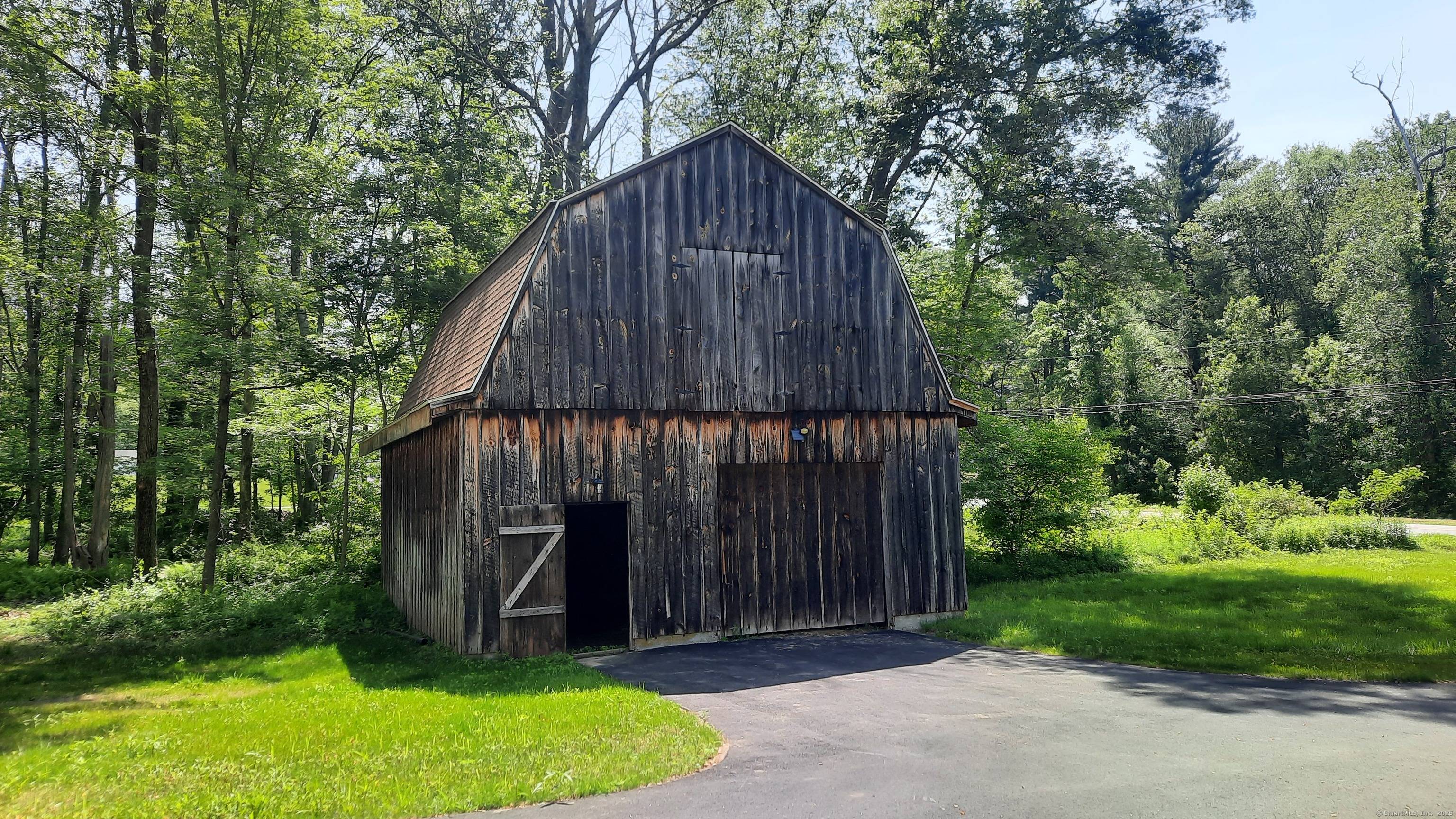 Beautifully renovated Ranch in Pomfret on 3 acres.