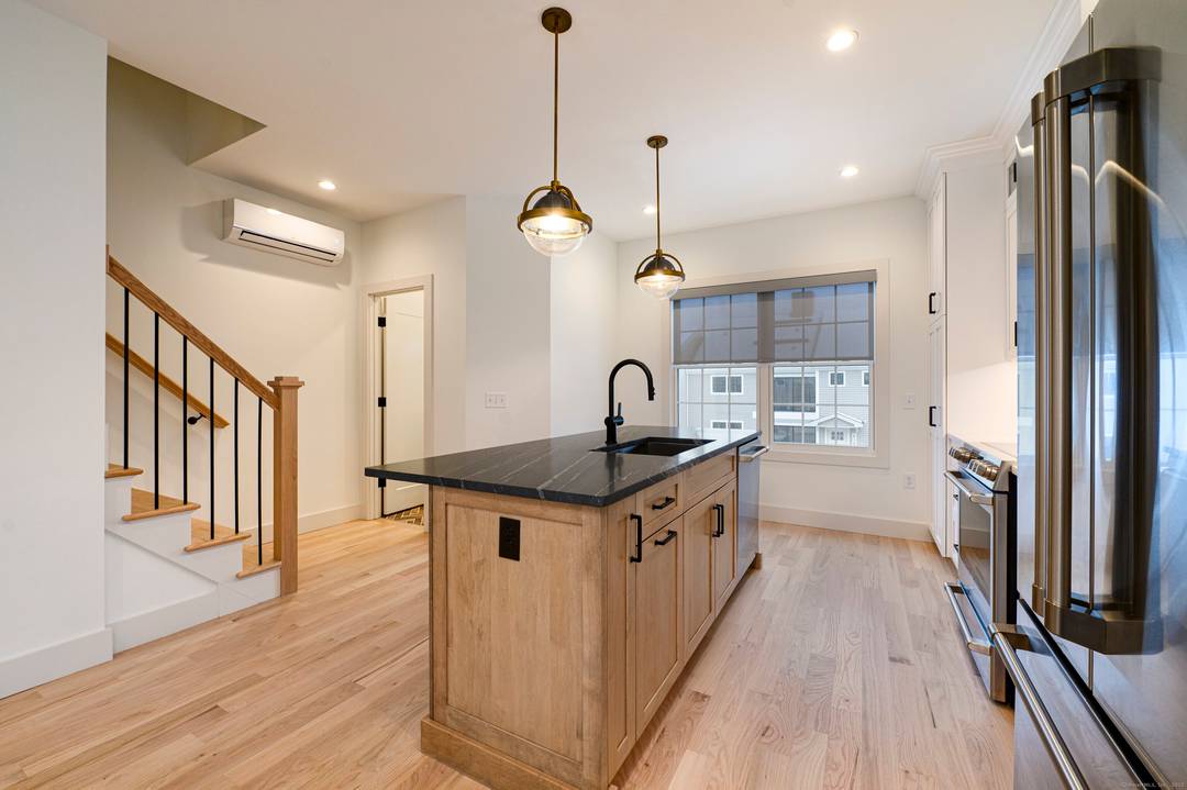 Discover the perfect blend of contemporary design and urban convenience at Smith Center Lofts.