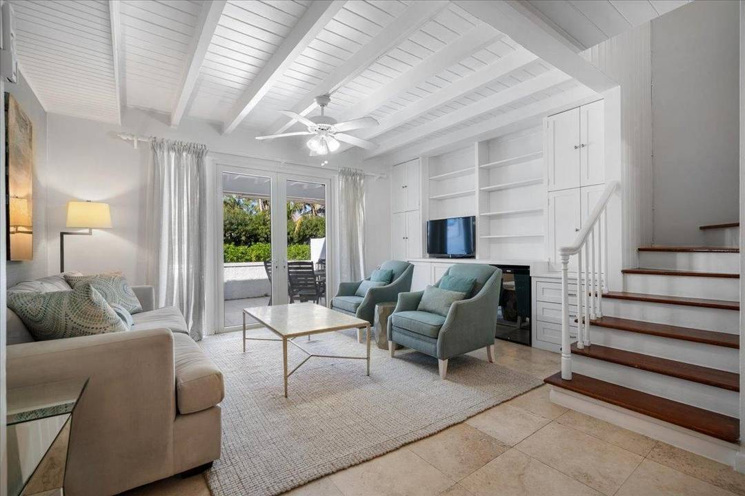 #6 HARBOUR MEWS Condo Cable-Beach New-Providence