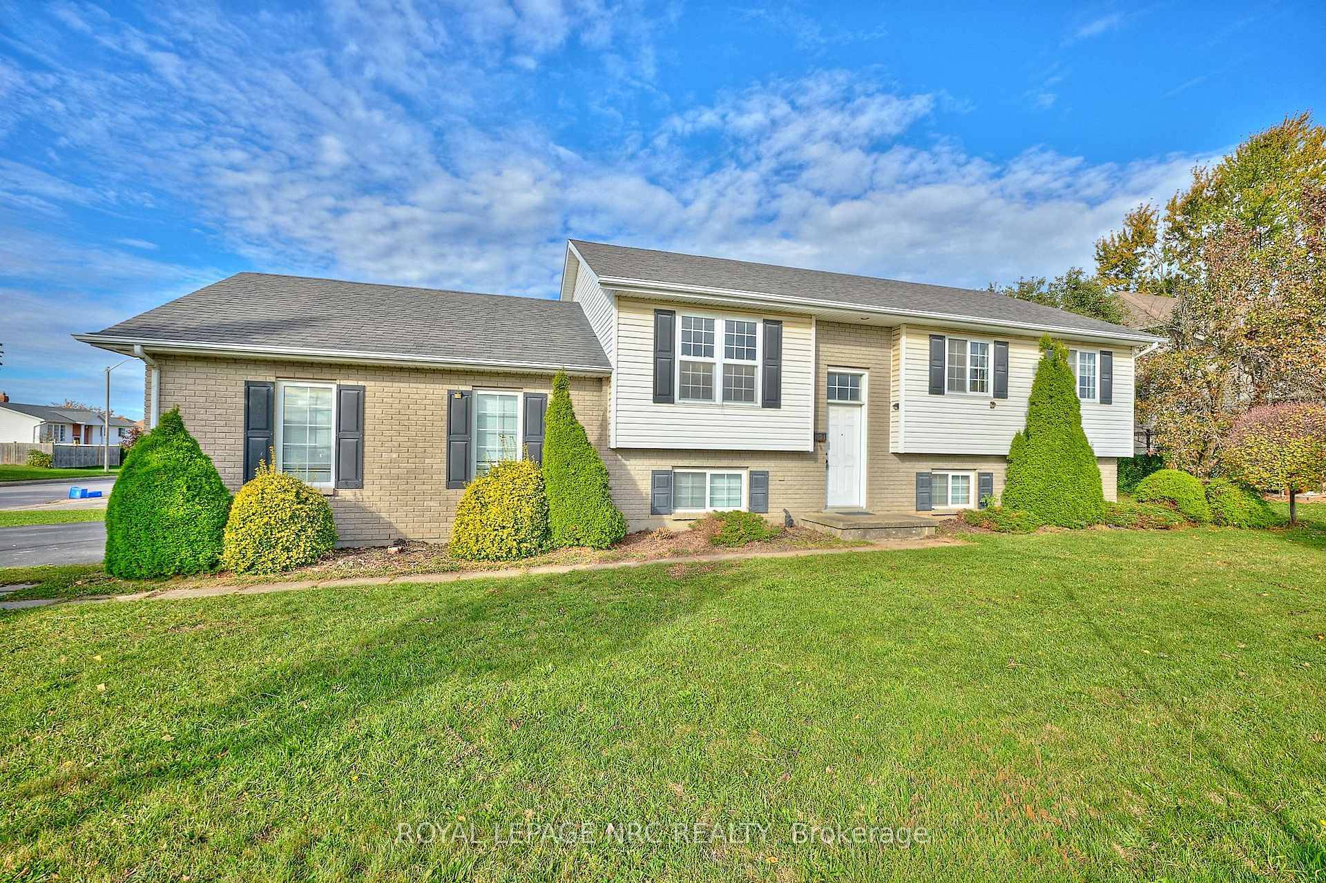 Welcome to this custom built raised bungalow, constructed in 1995 by Rinaldi Homes, offering over 1, 074 sq.