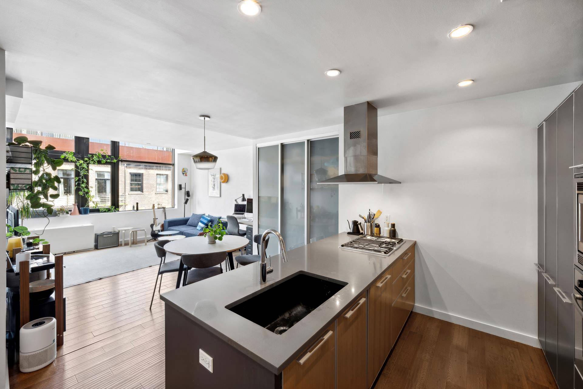 Sun splashed Williamsburg Condo with Private Outdoor Space !