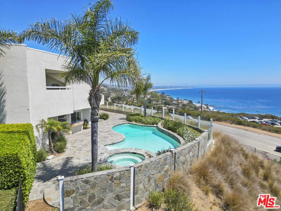 32215   Pacific Coast Hwy 4BR Malibu La
