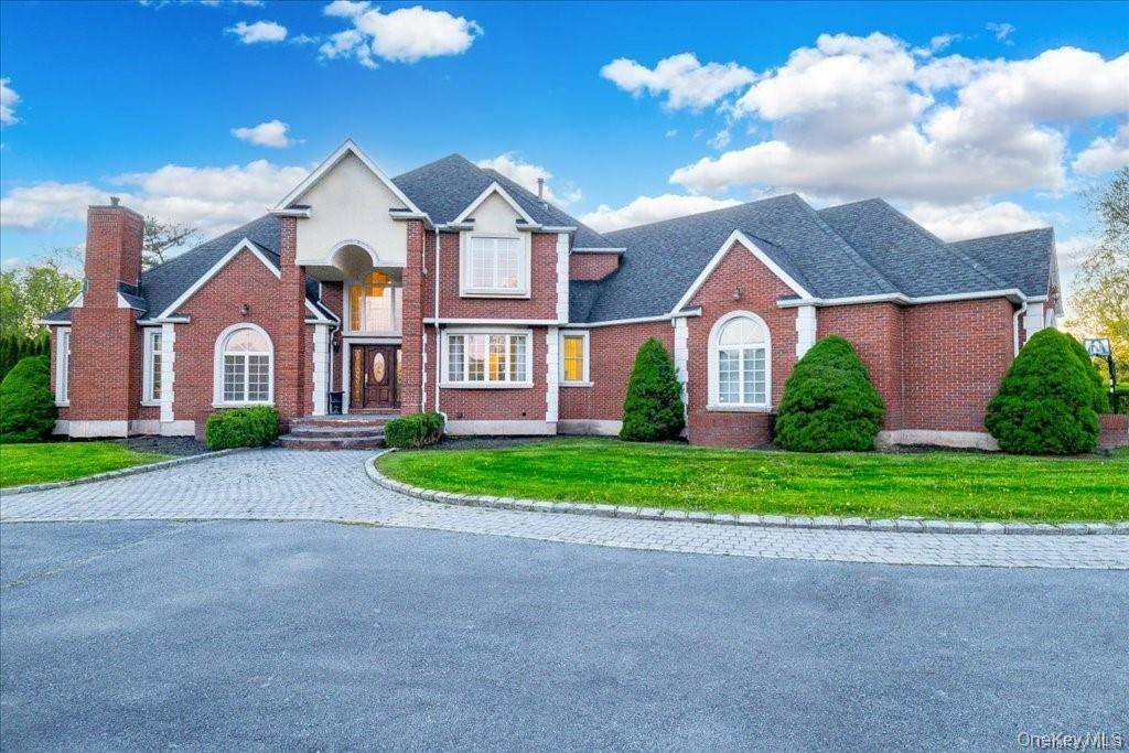 Amazing Mini Mansion Luxury Hse on this one !