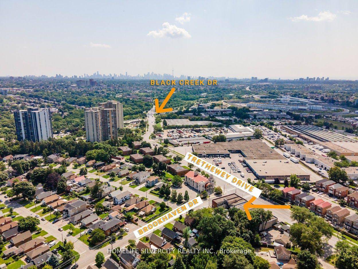 A Turn key operation in the heart of the city and property in high demand area, 4 units with separate ARN s, A very well maintained building in old down ...