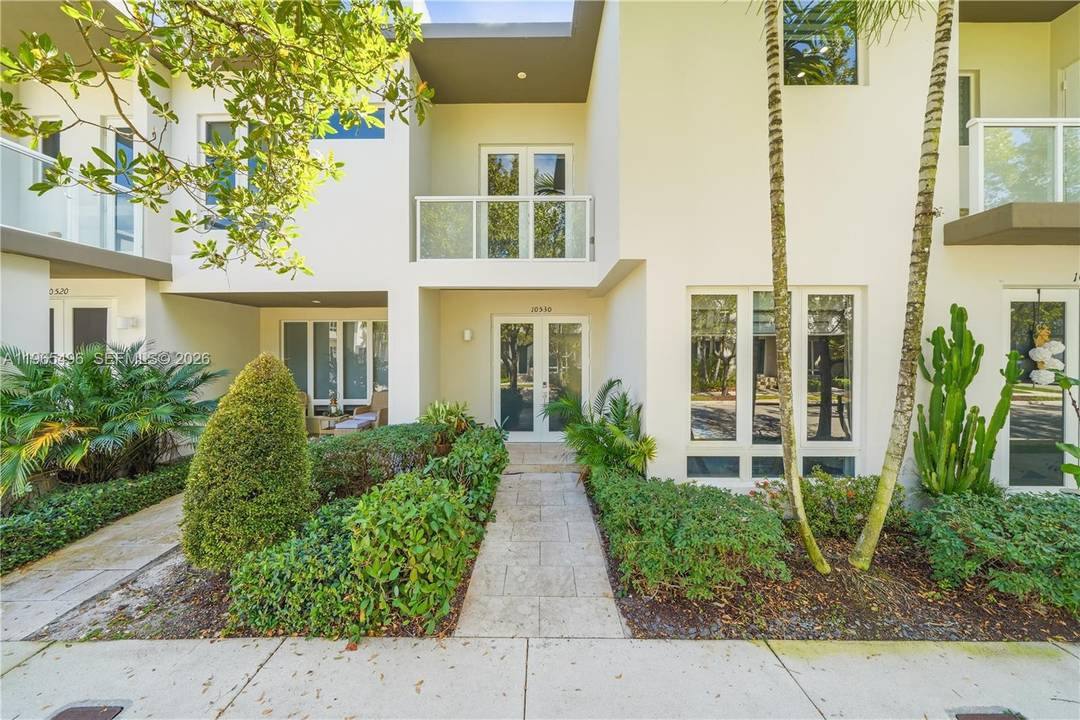 Beautiful property located in Doral.