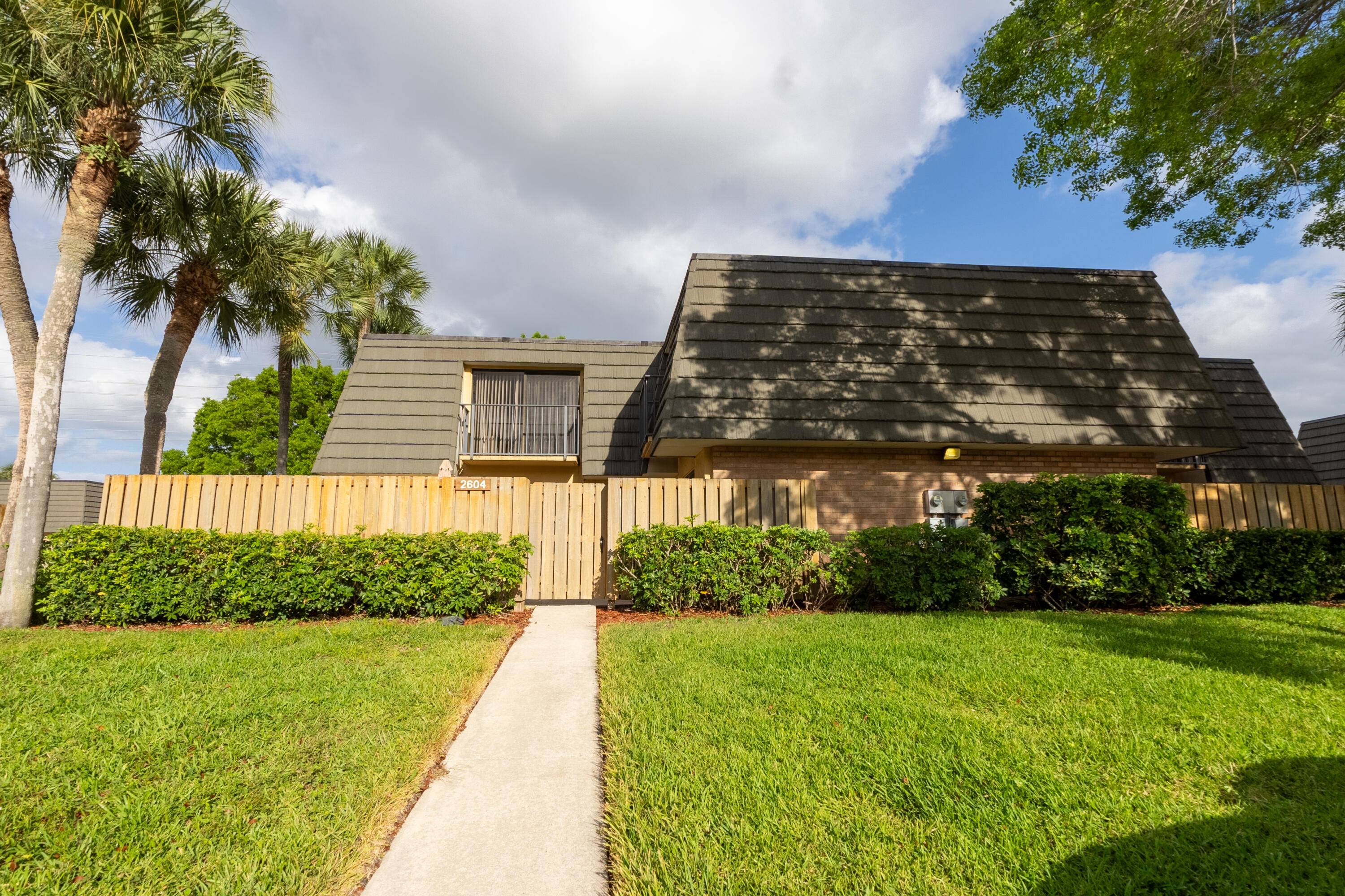 PRICED TO SELL ! Charming two story townhome in the heart of West Palm Beach !