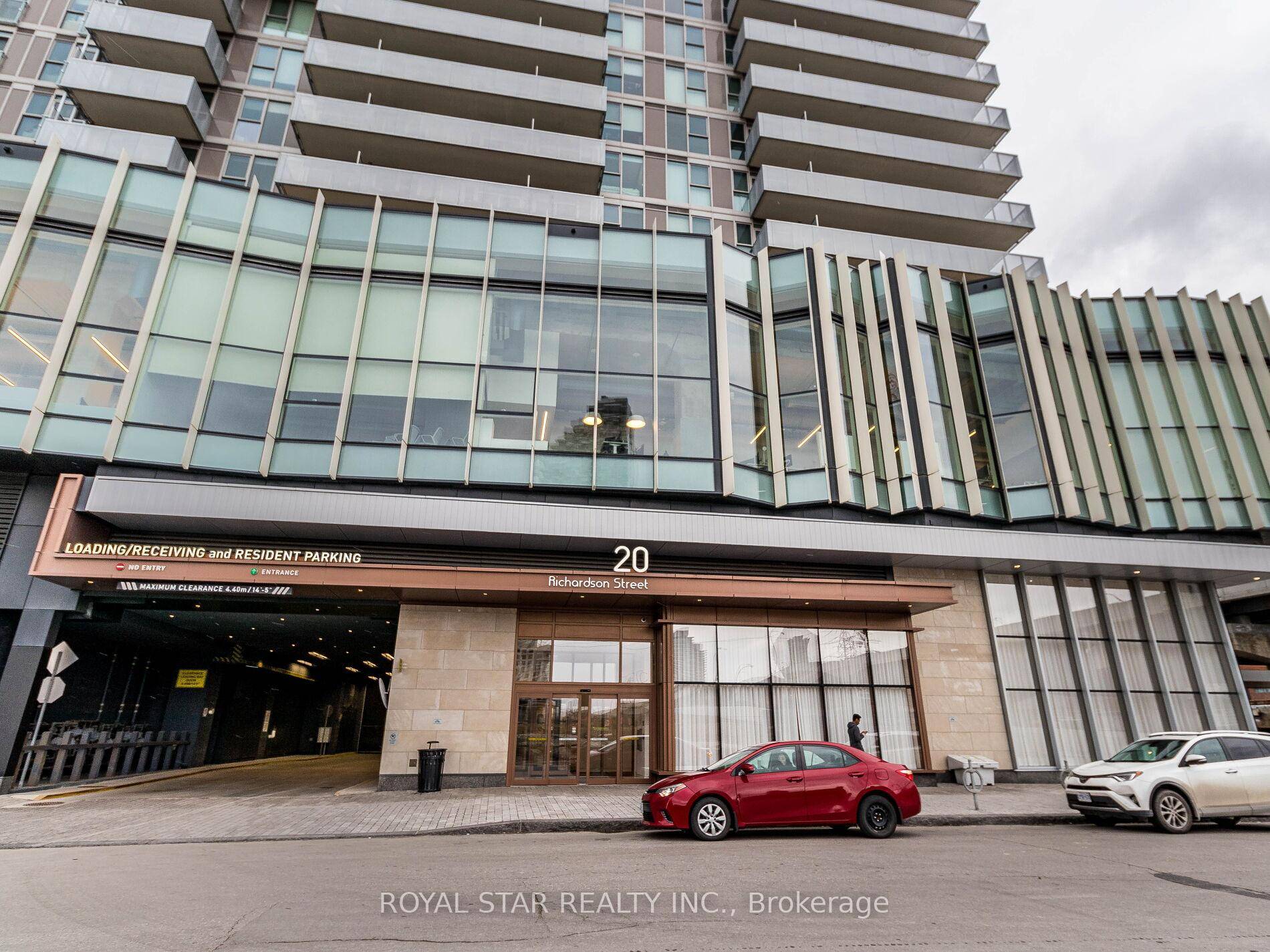 Live In The Prestigious Lighthouse Tower Located Next To Waterfront amp ; Sugar Beach.
