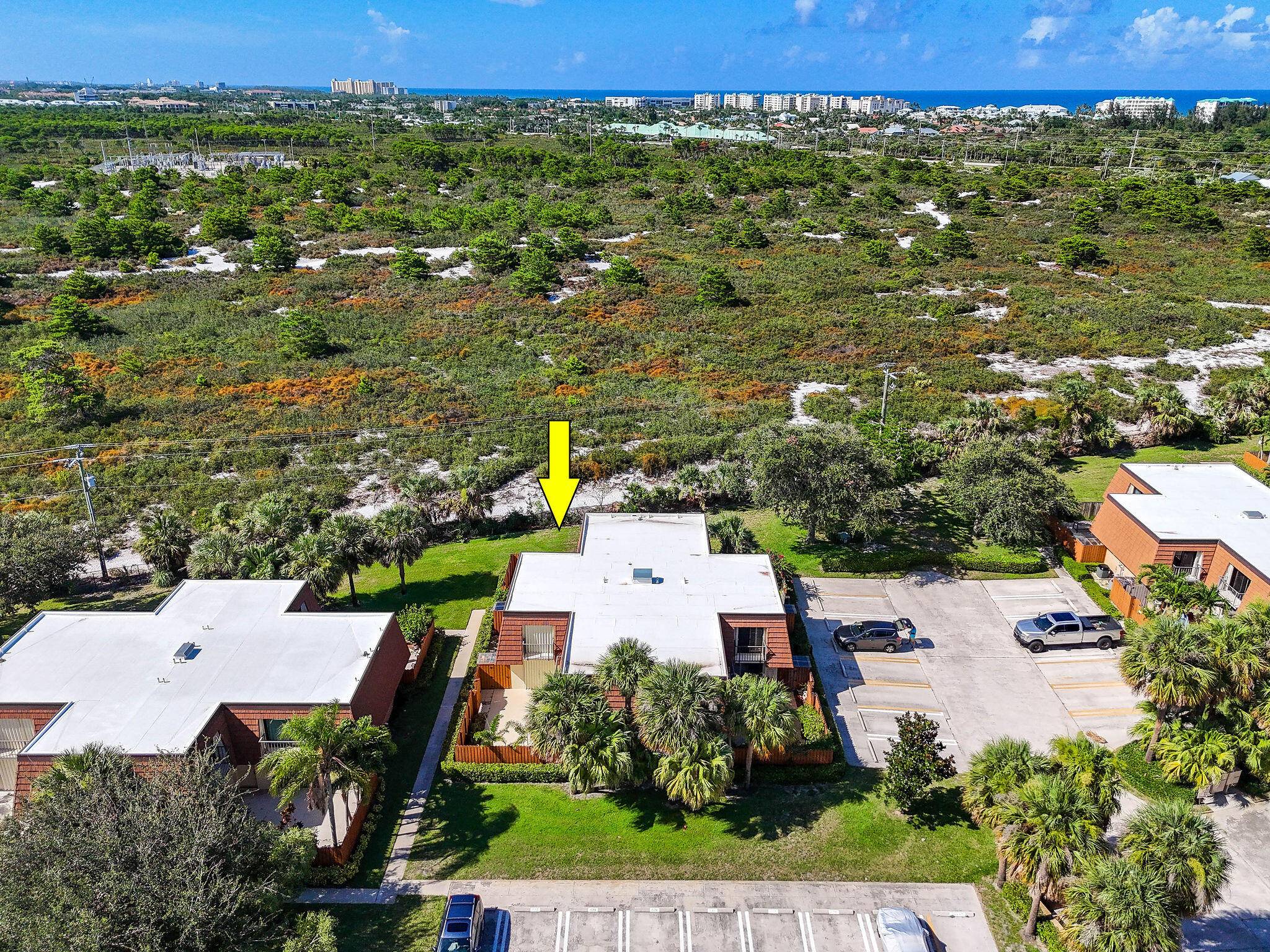 Enjoy privacy and tranquility in this beautifully located Bluffs River townhouse, backing up to a peaceful nature preserve.