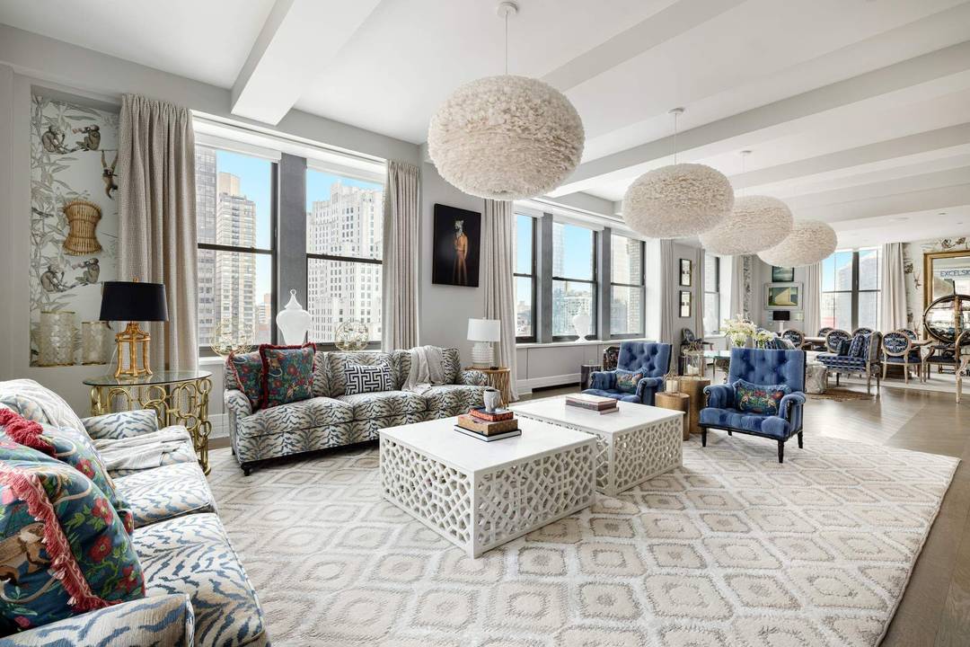 Expansive Park Facing Residence at 212 Fifth Avenue Welcome to one of the most coveted addresses in Manhattan 212 Fifth Avenue, a boutique prewar condominium overlooking Madison Square Park.