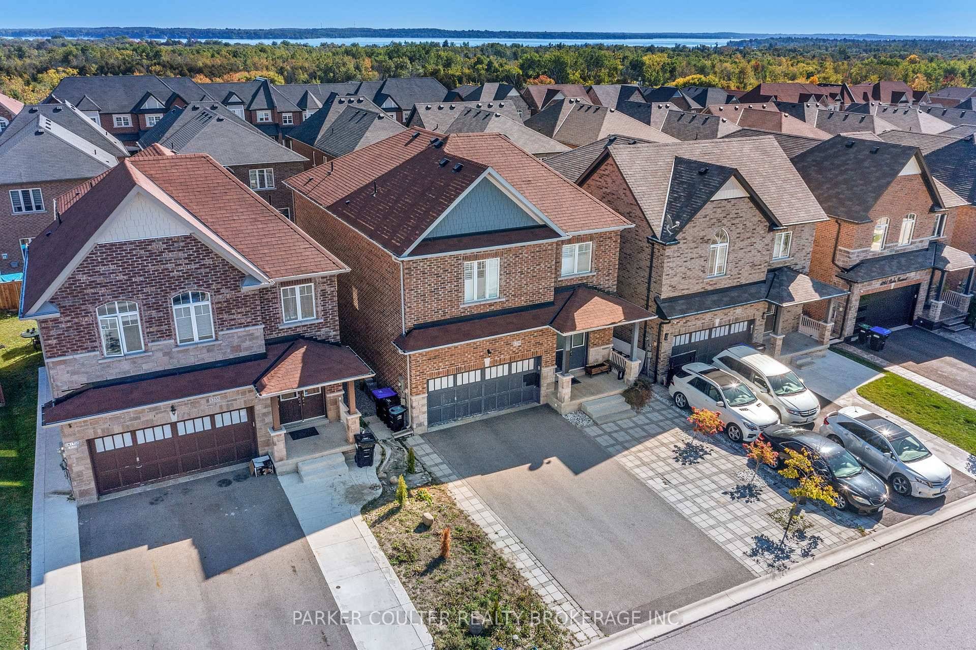 Welcome to Lefroy. Nestled in a popular, family friendly neighbourhood with close proximity to Lake Simcoe, this beautifully renovated all brick 2, 600 square foot home offers the perfect blend ...