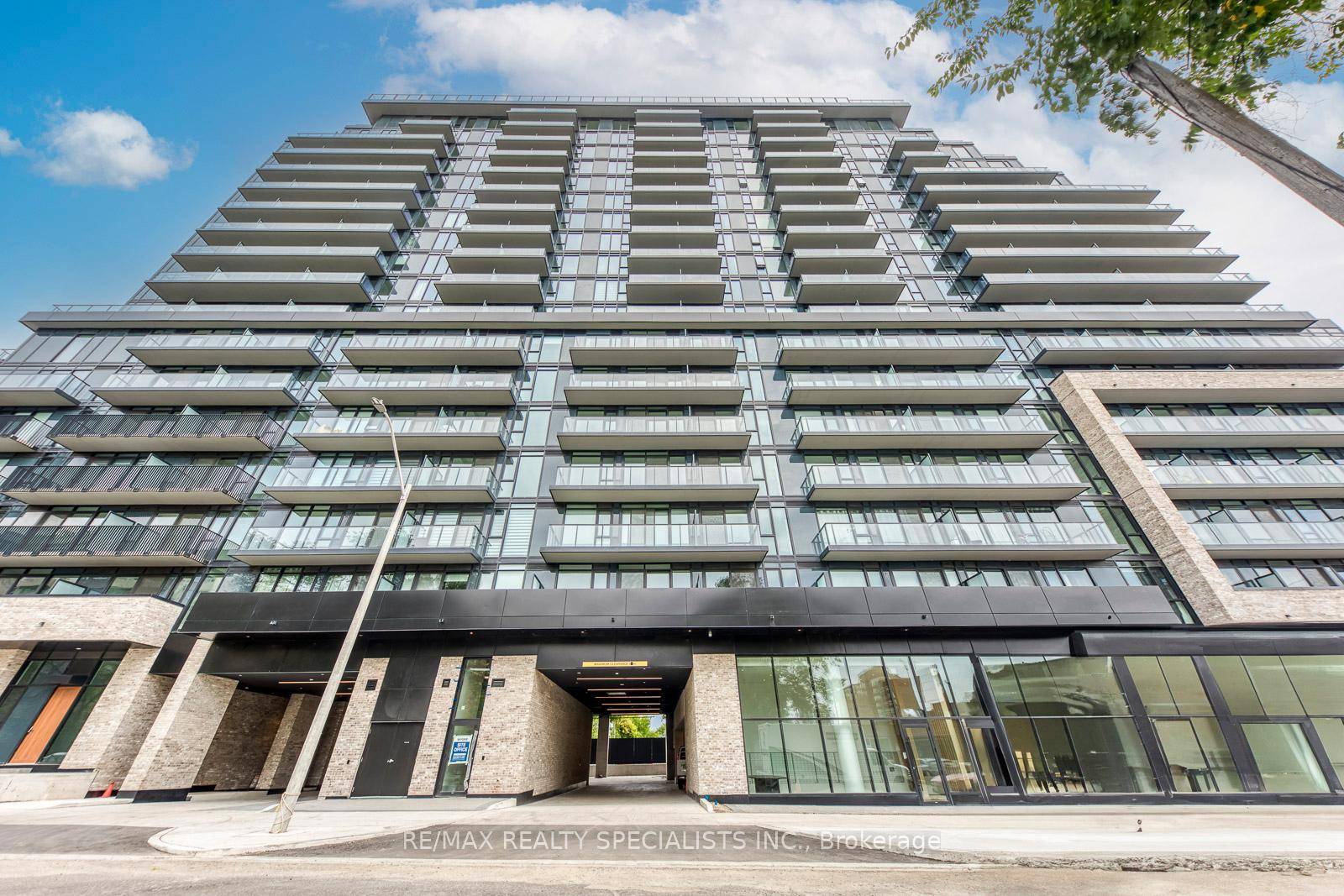 Welcome to Arte by Emblem, a brand new luxury development in the heart of Mississauga !