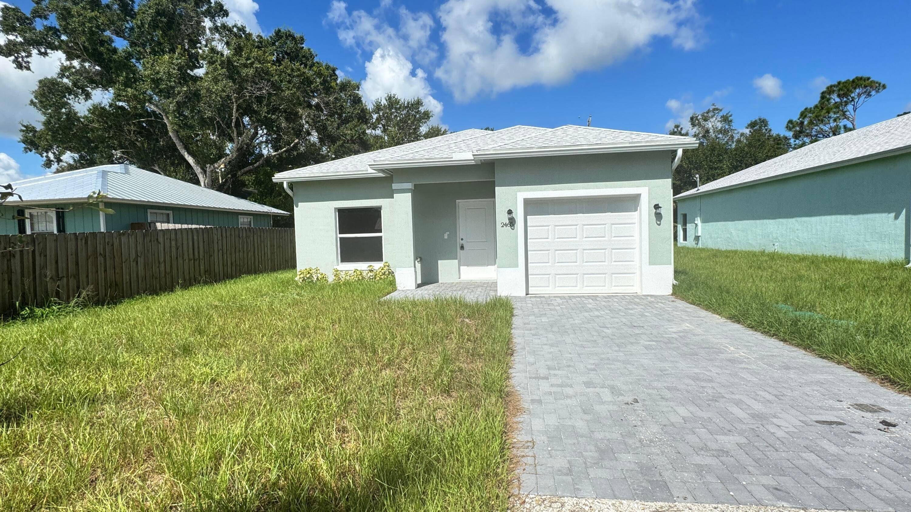 NEW CONSTRUCTION UNDER 300, 000 !