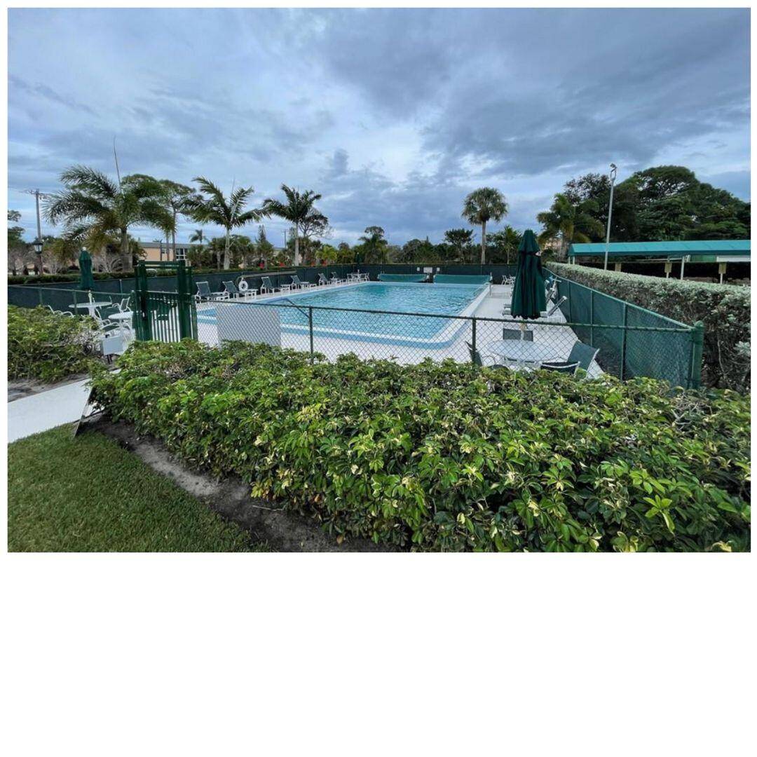 This RARE 1ST FLOOR UNIT, located in the desirable Kingswood II community, offers a perfect blend of comfort and convenience.
