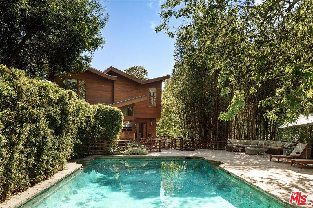 2424   Nichols Canyon Rd 5BR Hollywood Hills East La