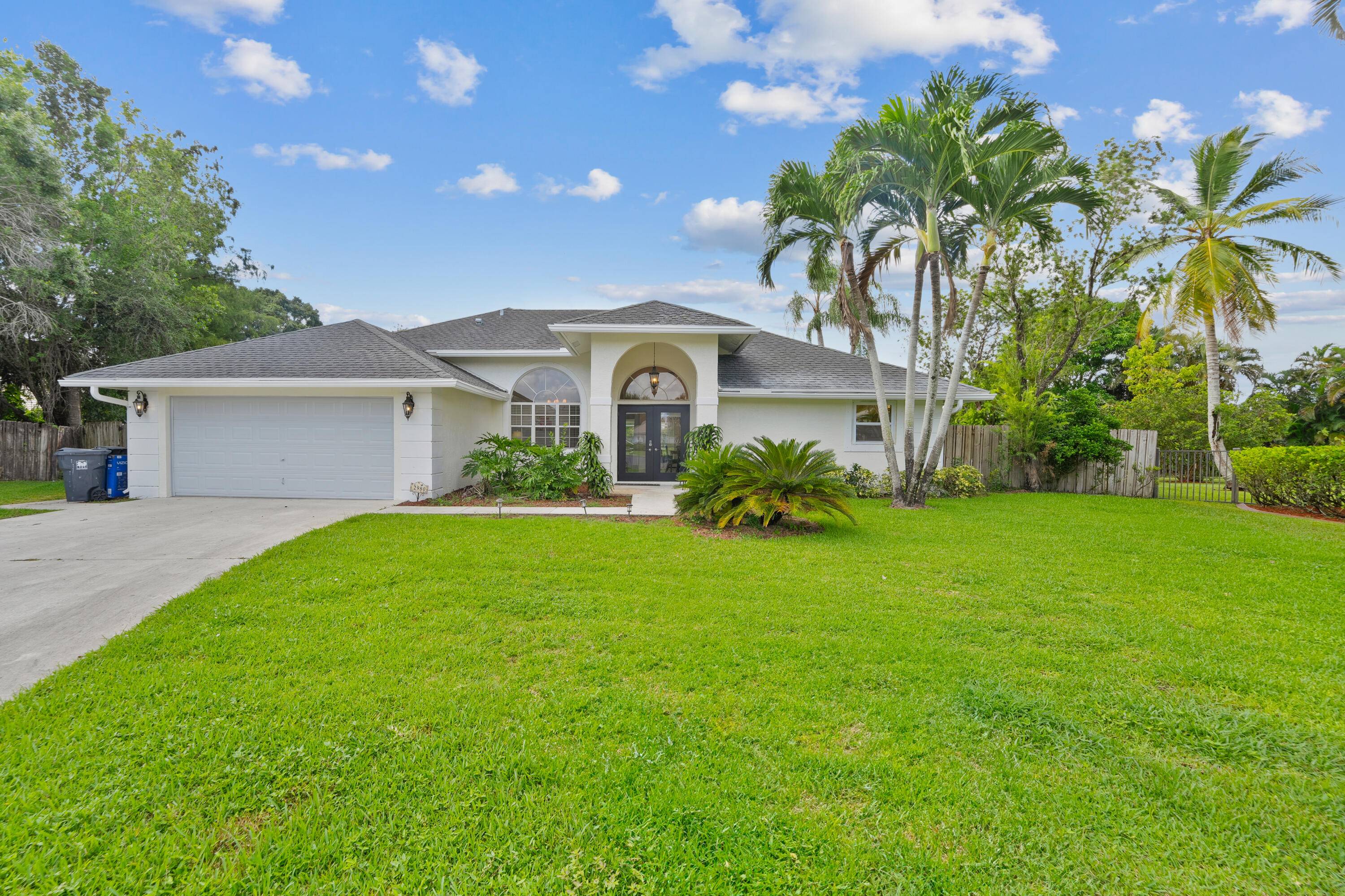 Off Season Rental Conveniently located behind Tackeria, across from WEF Global.