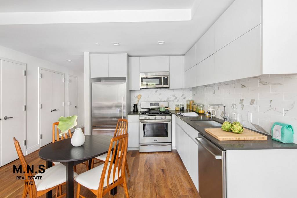 Luxury One Bedroom Apartment Located In Prime Boerum Hill !