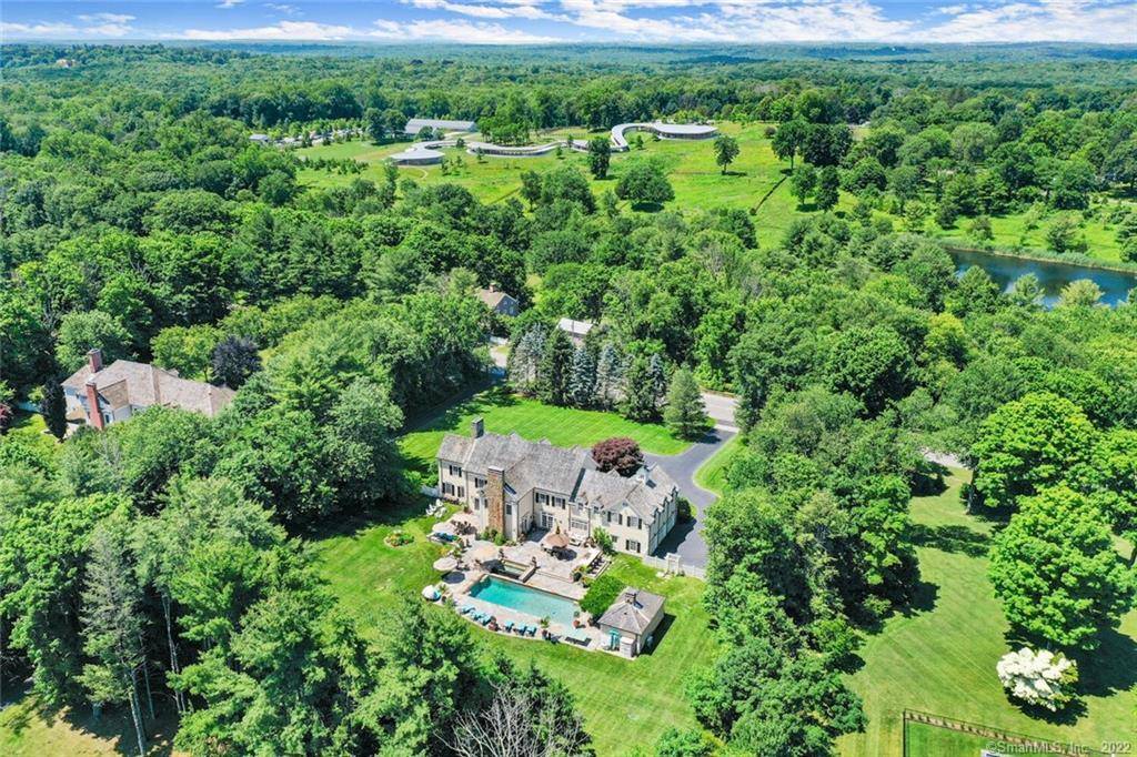 Your Private Resort Awaits Pool, Pool House, and Perfection.