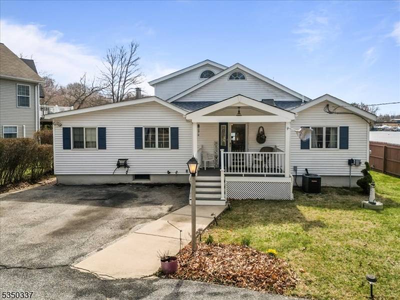 Amazing opportunity to grab this move in ready LAKEFRONT beauty.