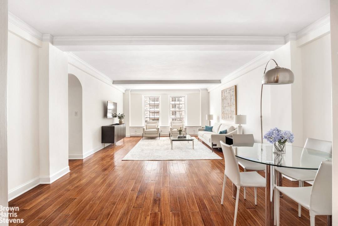 Located in the iconic 1 Fifth Avenue, this spacious one bedroom home is not to be missed.