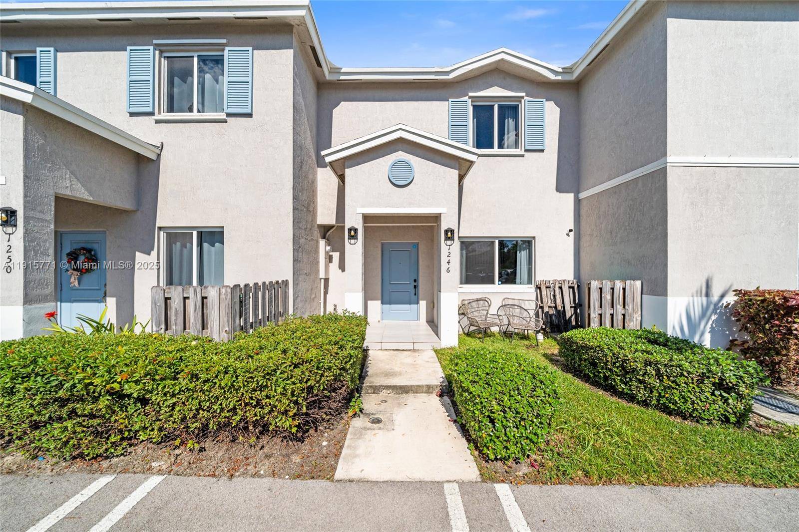 Beautiful 3 bed, 2. 5 bath townhome in the desirable Forest Park community.
