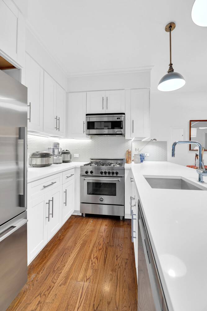 A Rare Gem in Astoria Lights Rarely available 2 Bed 2 Bath residence in the highly sought after Astoria Lights Complex Step into timeless elegance with this top floor, impeccably ...