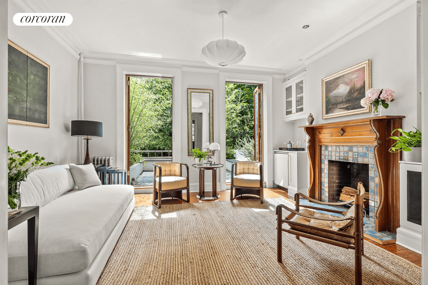 NEW ! On one of Cobble Hill's most idyllic and charming blocks, sits 39 Strong Place, an undeniably special, four story, single family townhouse with a nod to the Arts ...
