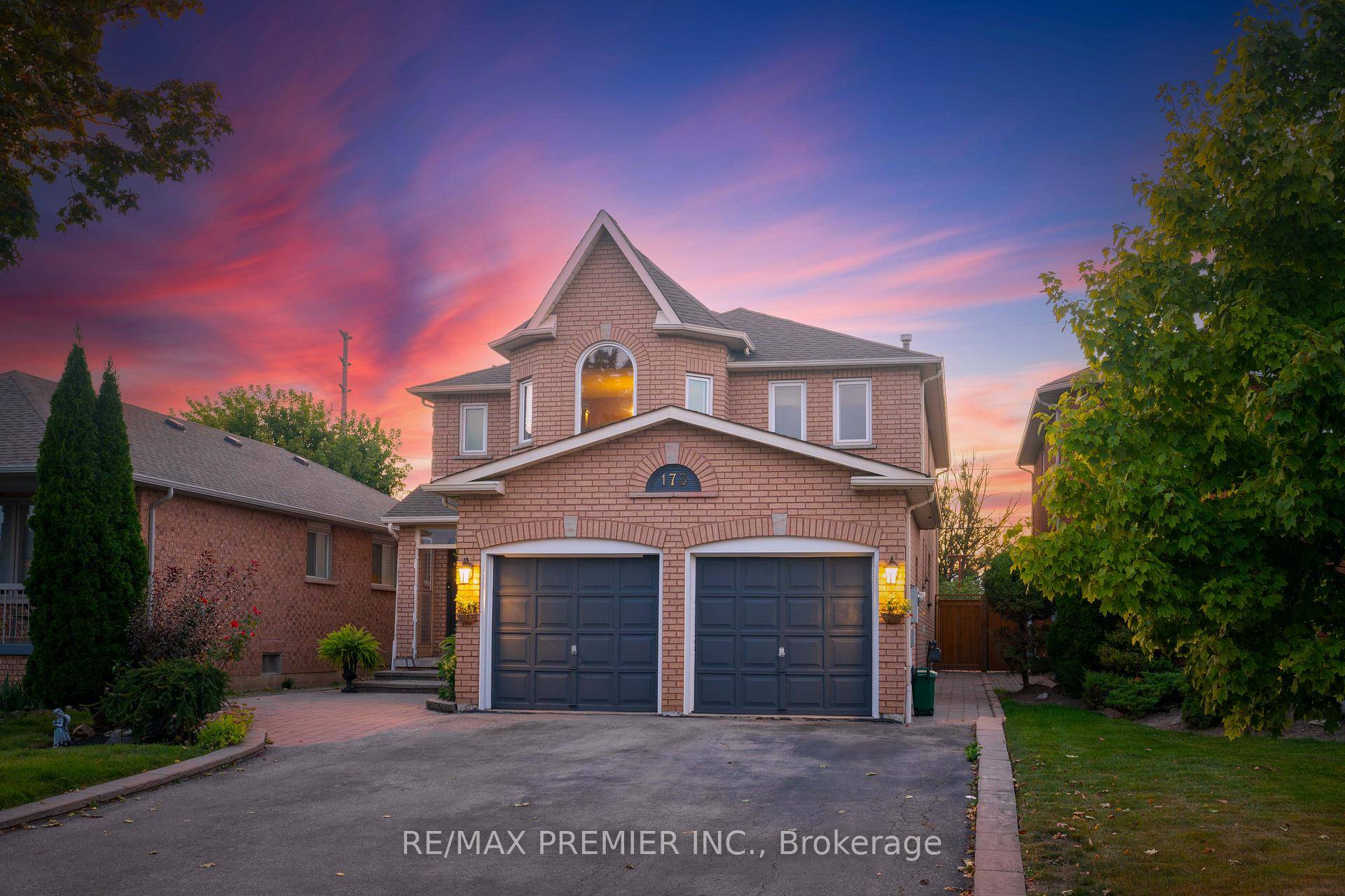 Your Search is Over ! Welcome to 173 Andy Cres, a beautiful and spacious 4 bedroom detached home nestled in the sought after community of West Woodbridge.