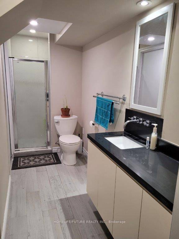 3 Bedroom and 2. 5 Washrooms with Basement and Full House.