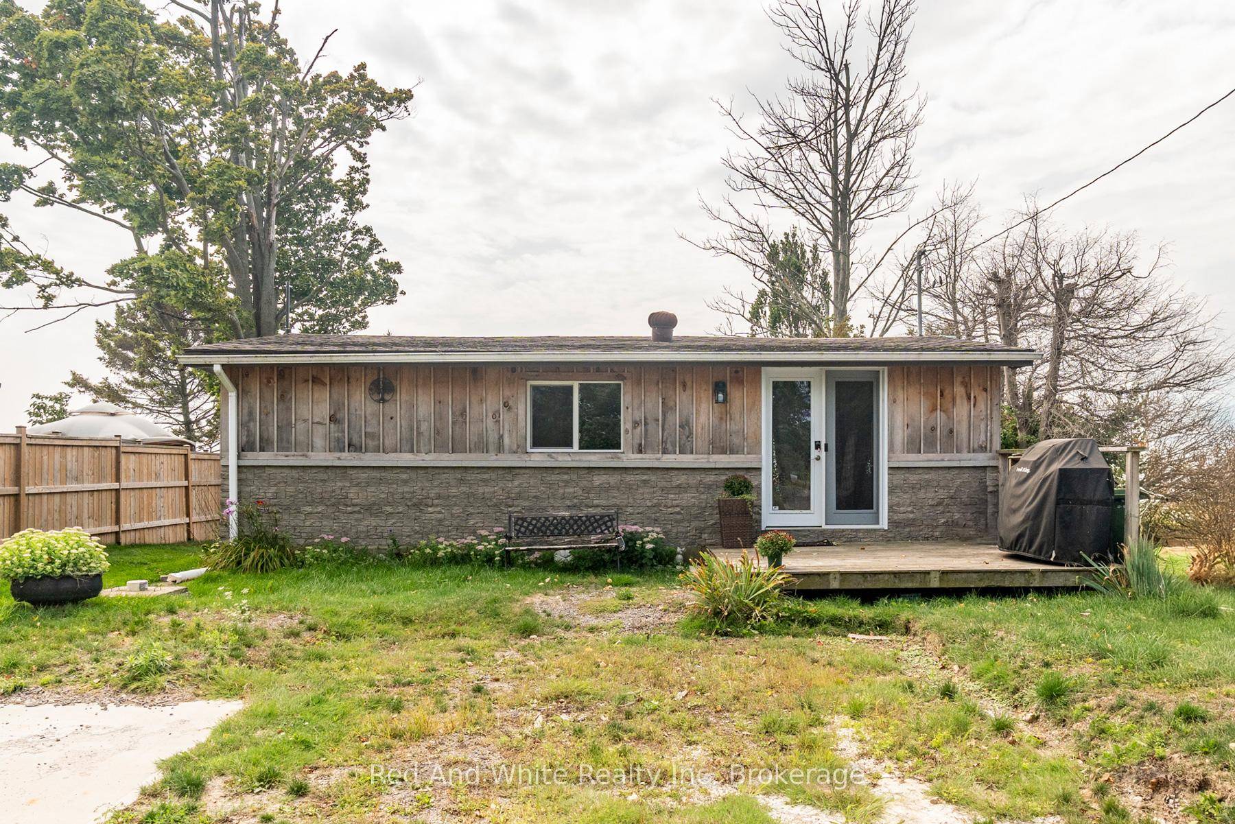 If you have been searching for lakefront living, then 22 Erieview Lane, may be the property for you.