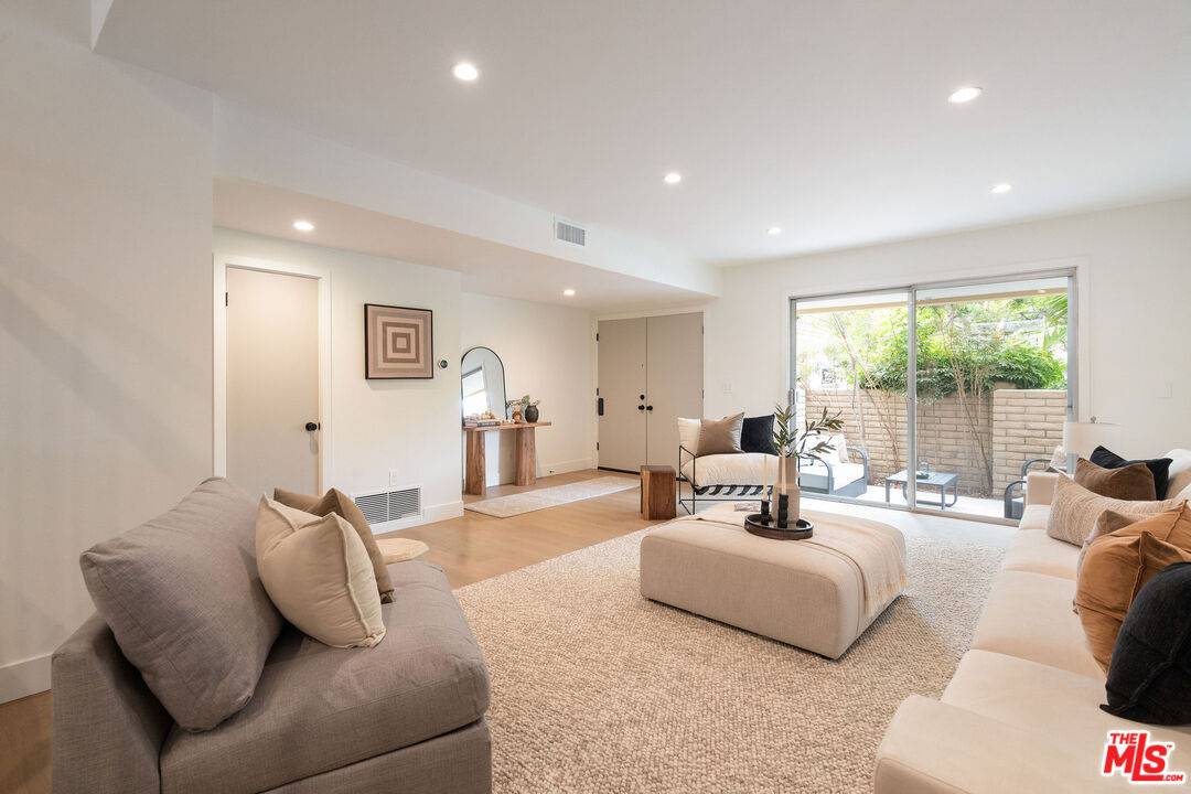 13245   Fiji Way 3BR Marina Del Rey La
