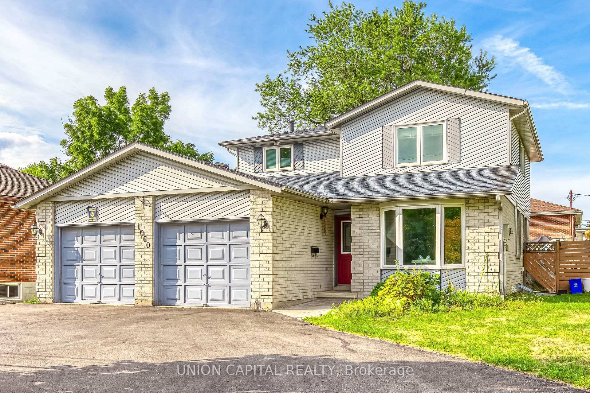 Huge 75 X 100 Ft Lot ! Exceptionally Bright Corner Detached Home With Double Garage And Circular Driveway Accommodating Up To 10 Cars.
