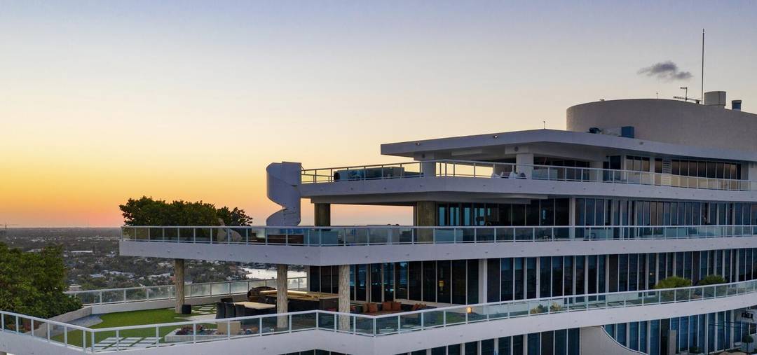 OVER 8800 TOTAL SF ! ! ! !