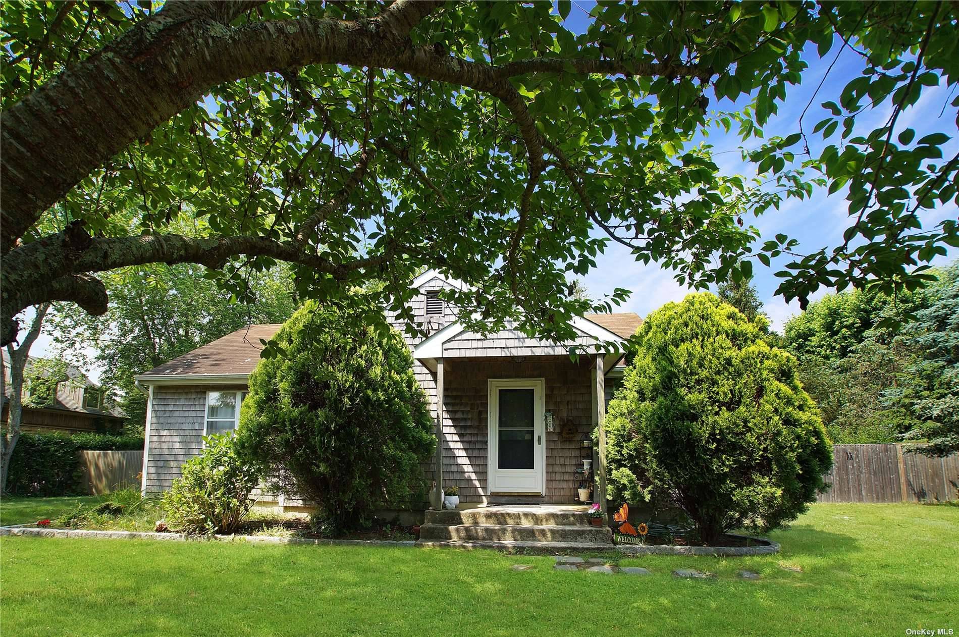 21 Farmstead Lan, Water Mill NY 11976