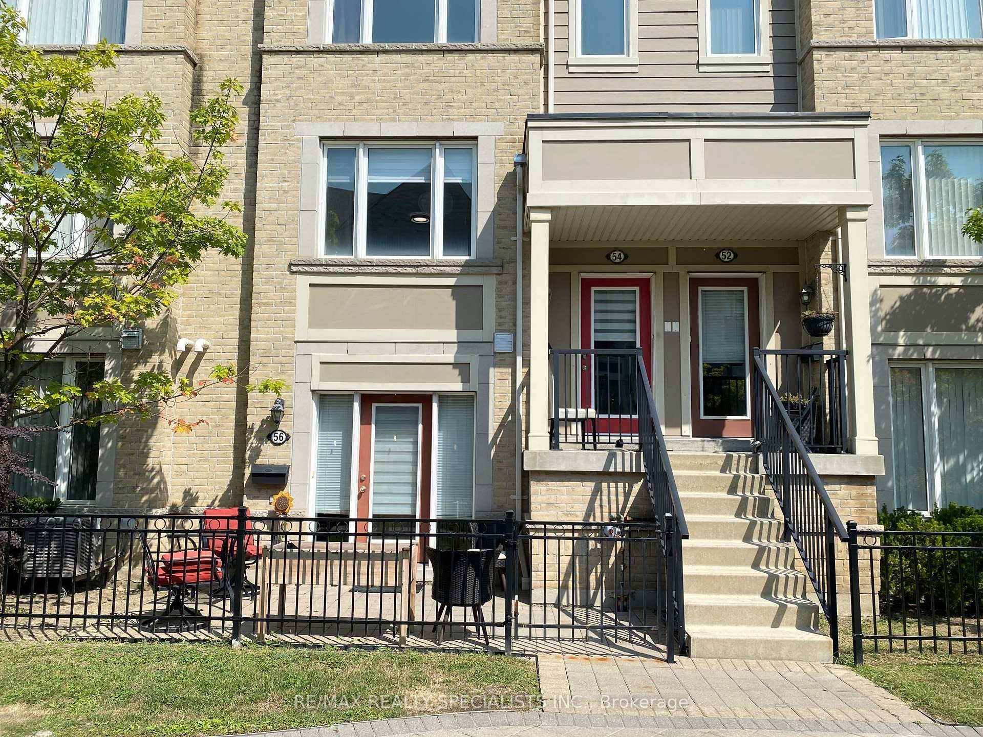 Bright and spacious two Storey Three Bedroom Luxury Town house.