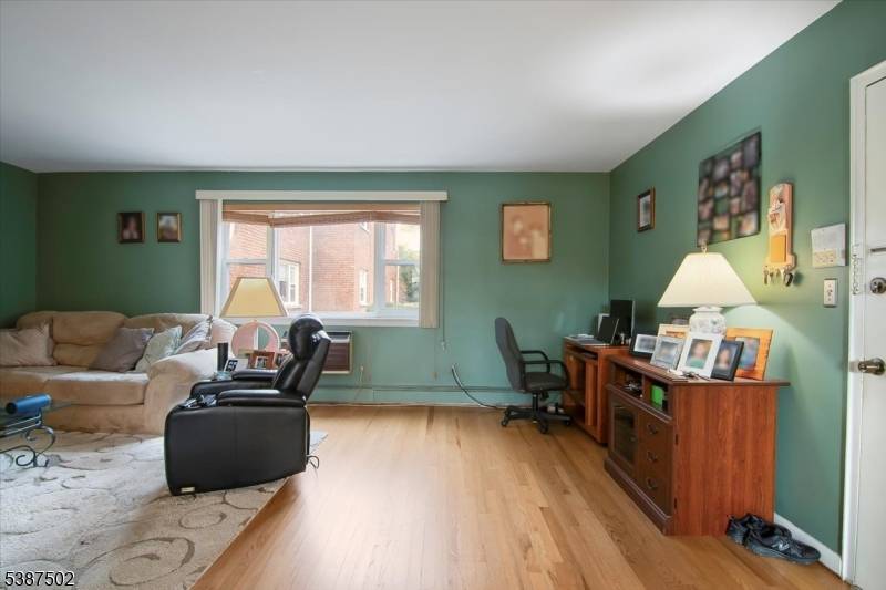 Welcome to this beautiful one bedroom condo located in the desirable heart of Verona, NJ.